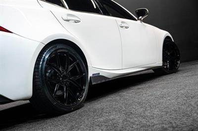 2014 Lexus IS 300h - Thumbnail