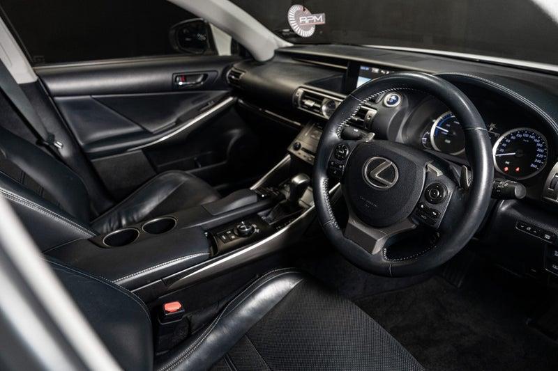 2014 Lexus IS 300h