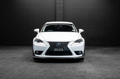 2014 Lexus IS 300h - Thumbnail
