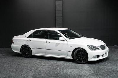 2004 Toyota Crown - Thumbnail