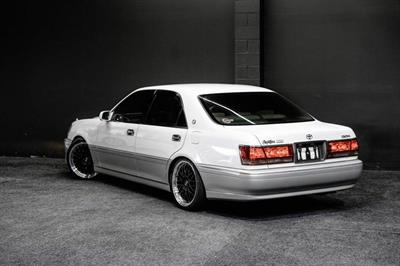 2002 Toyota Crown - Thumbnail