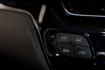 2017 Toyota C-HR - Thumbnail