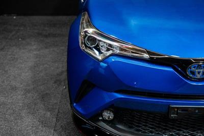 2017 Toyota C-HR - Thumbnail