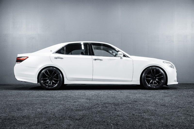 2013 Toyota Crown