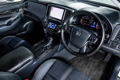 2013 Toyota Crown - Thumbnail