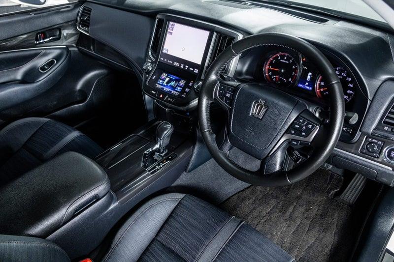 2013 Toyota Crown