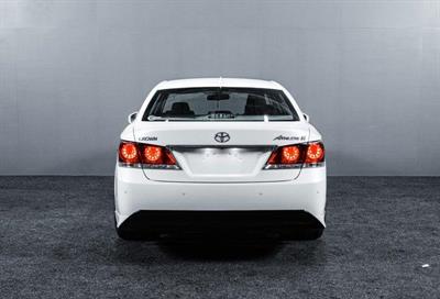 2013 Toyota Crown - Thumbnail