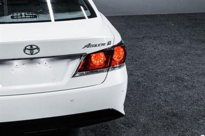 2013 Toyota Crown - Thumbnail