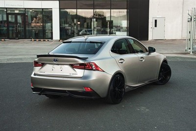 2013 Lexus IS 300h - Thumbnail
