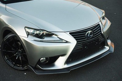 2013 Lexus IS 300h - Thumbnail