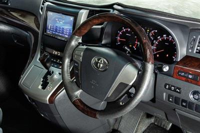 2012 Toyota Vellfire - Thumbnail
