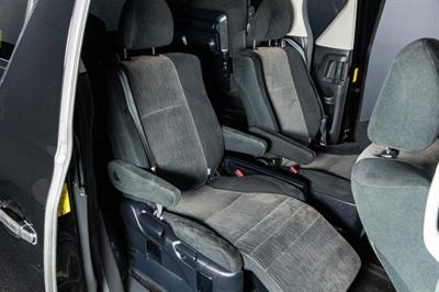 2012 Toyota Vellfire - Thumbnail