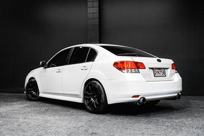2013 Subaru Legacy - Thumbnail