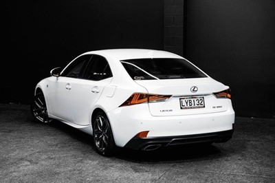 2018 Lexus IS 350 - Thumbnail