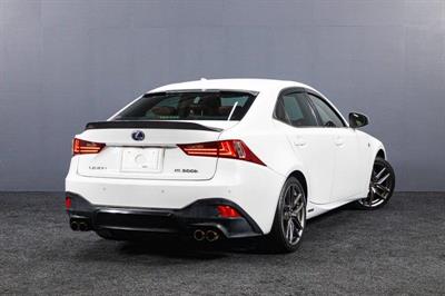 2014 Lexus IS 300h - Thumbnail
