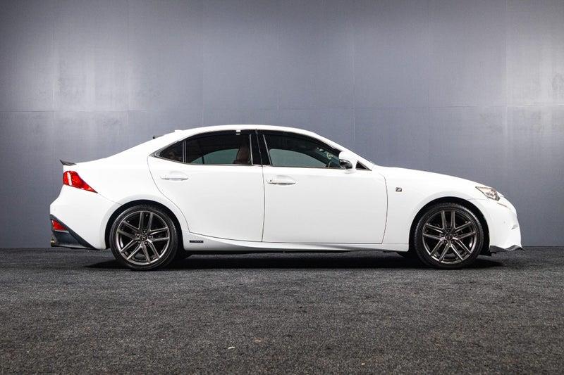 2014 Lexus IS 300h
