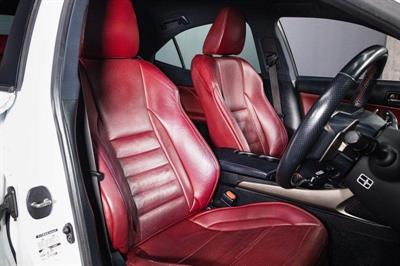 2014 Lexus IS 300h - Thumbnail