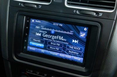 2011 Volkswagen Golf - Thumbnail