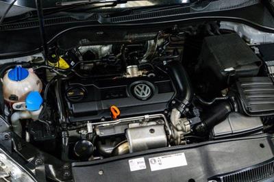 2011 Volkswagen Golf - Thumbnail