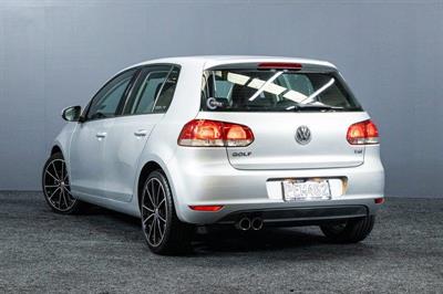2011 Volkswagen Golf - Thumbnail