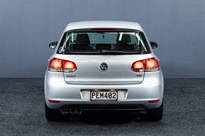 2011 Volkswagen Golf - Thumbnail