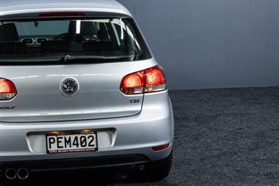 2011 Volkswagen Golf - Thumbnail