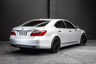 2010 Lexus LS 460 - Thumbnail