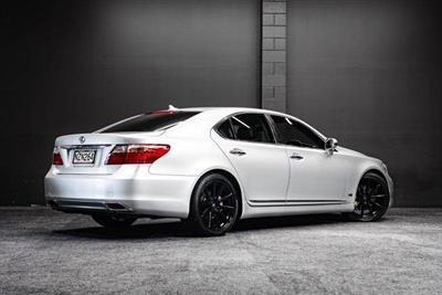 2010 Lexus LS 460 - Thumbnail