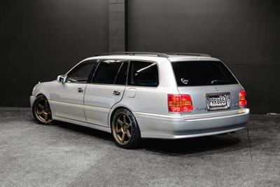 2000 Toyota Crown - Thumbnail