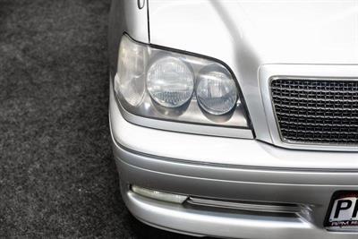 2000 Toyota Crown - Thumbnail