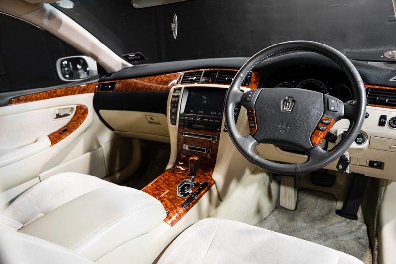 2005 Toyota Crown