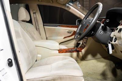 2005 Toyota Crown - Thumbnail