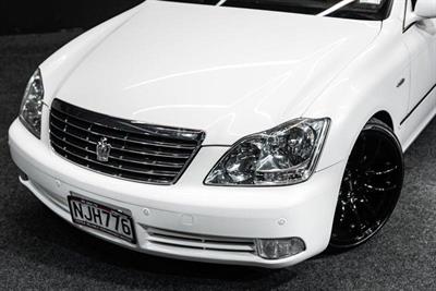 2005 Toyota Crown - Thumbnail
