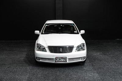 2005 Toyota Crown - Thumbnail