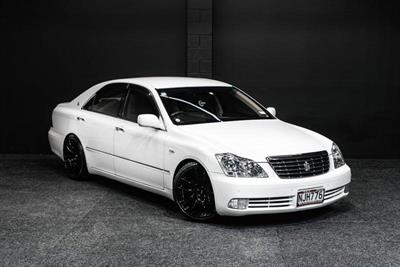 2005 Toyota Crown - Thumbnail
