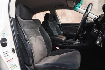 2005 Toyota Crown - Thumbnail