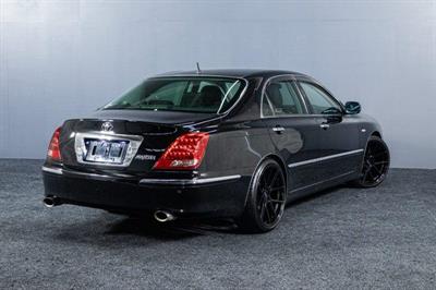 2004 Toyota Crown - Thumbnail