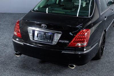 2004 Toyota Crown - Thumbnail