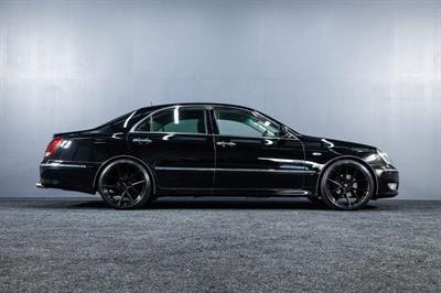 2004 Toyota Crown - Thumbnail