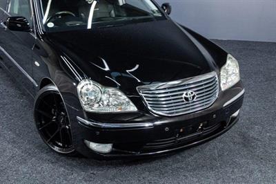 2004 Toyota Crown - Thumbnail