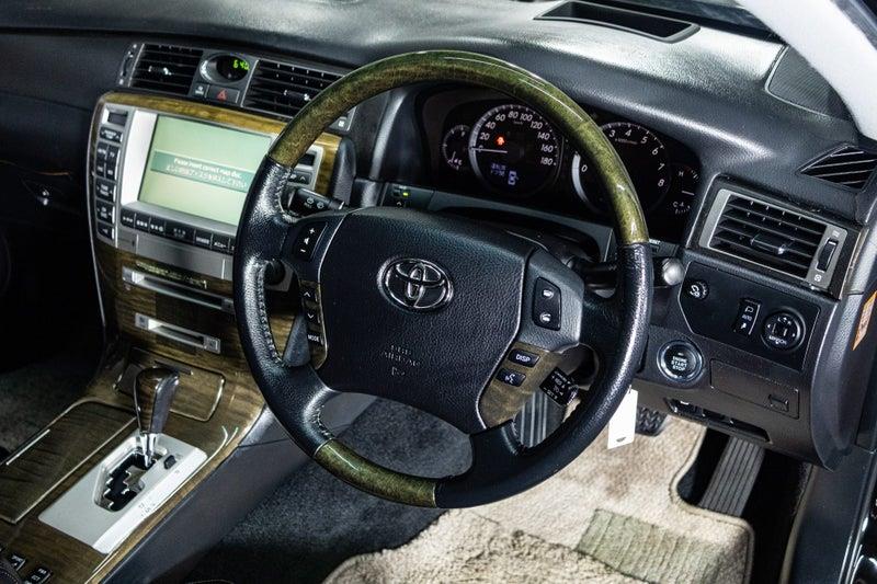 2004 Toyota Crown