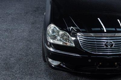 2004 Toyota Crown - Thumbnail