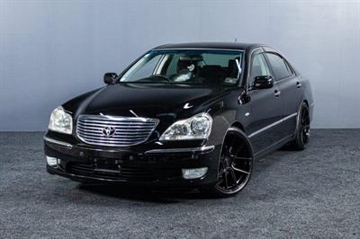 2004 Toyota Crown - Thumbnail