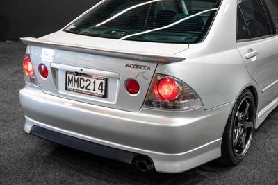 1999 Toyota Altezza - Thumbnail