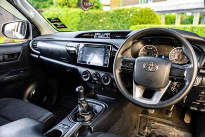 2017 Toyota Hilux - Thumbnail
