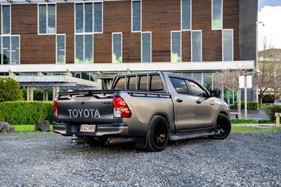 2017 Toyota Hilux - Thumbnail