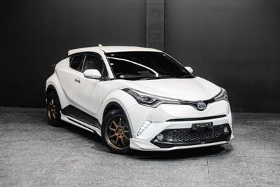 2017 Toyota C-HR - Thumbnail