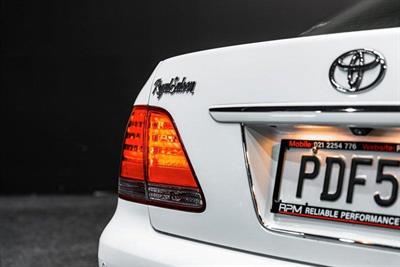 2004 Toyota Crown - Thumbnail