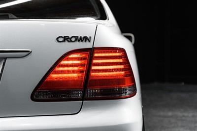2004 Toyota Crown - Thumbnail
