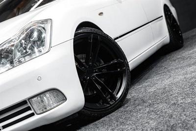 2004 Toyota Crown - Thumbnail